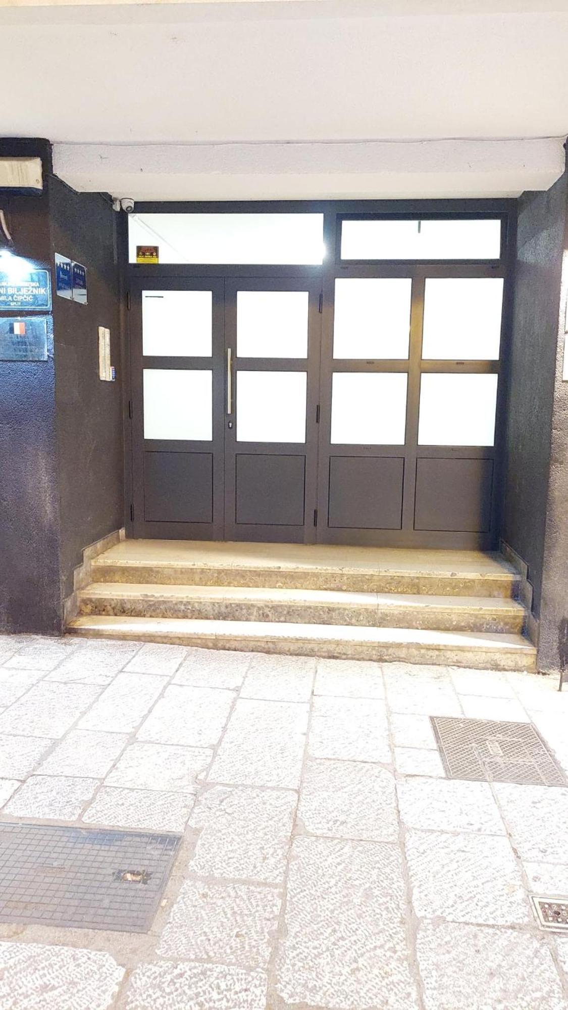 Room With Private Toilet And Terrace In City Center In Shared Apartment Split Eksteriør billede